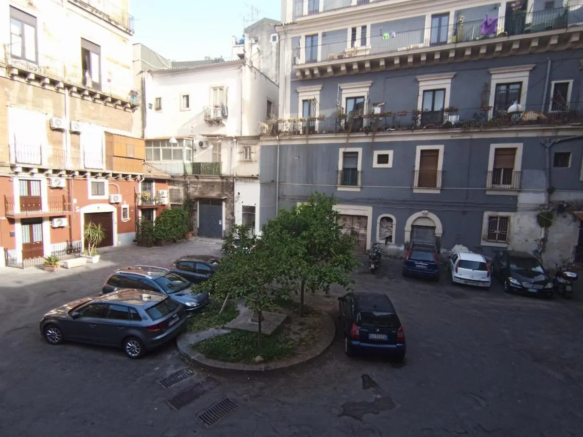 Apartment Cortile Pantaleone Holiday Home Catania